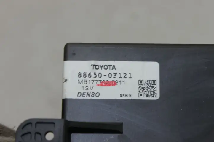 Toyota Verso (2009 - 2012) 886500F121 Модуль управления кондиционером — фото 2