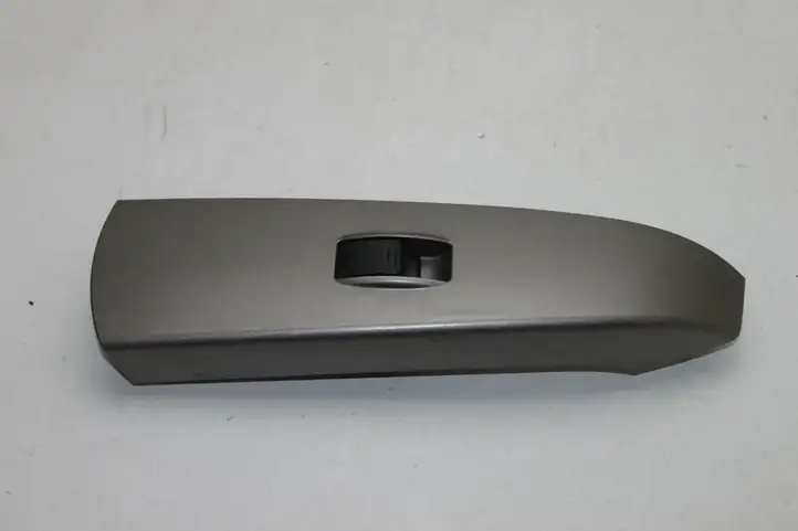 Toyota Prius (XW20) (2003 - 2009) 7427247050 Блок кнопок стеклоподъемников — фото 1