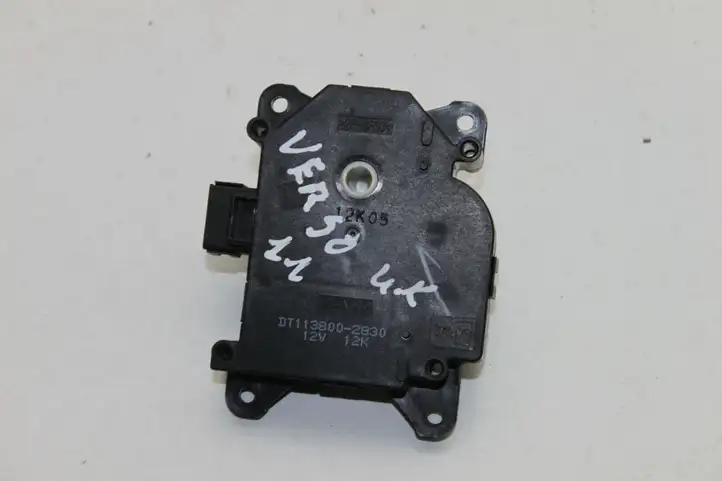 Toyota Verso (2009 - 2012) DT1138002830 Двигатель задвижки потока воздуха — фото 1