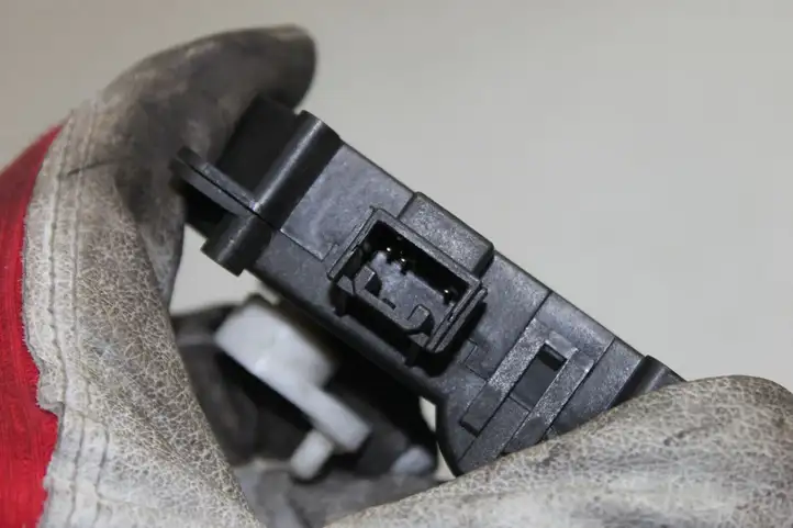Toyota Verso (2009 - 2012) DT1138002830 Двигатель задвижки потока воздуха — фото 3