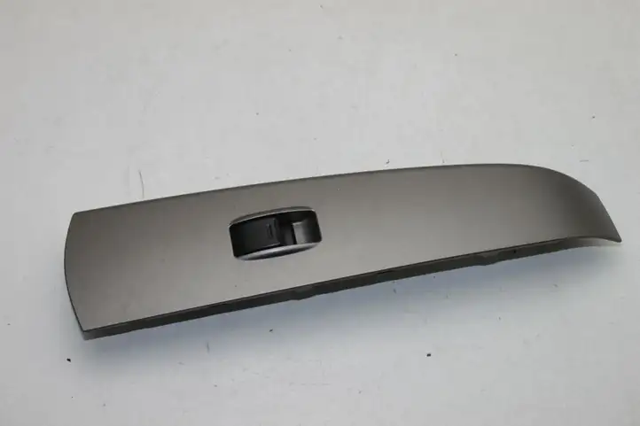 Toyota Prius (XW20) (2003 - 2009) 7423147080 Блок кнопок стеклоподъемников — фото 2