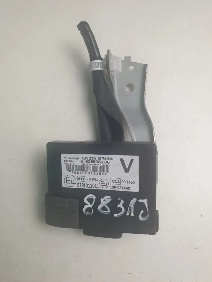 Toyota Verso (2012 - 2015) 897800F060 Блок иммобилайзера — фото 1