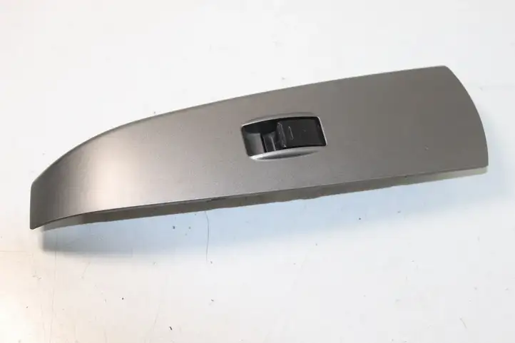 Toyota Prius (XW20) (2003 - 2009) 7427247050 Блок кнопок стеклоподъемников — фото 2