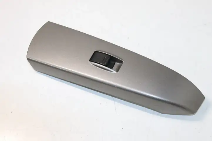 Toyota Prius (XW20) (2003 - 2009) 7427247050 Блок кнопок стеклоподъемников — фото 3