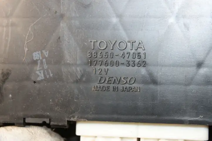 Toyota Prius (XW20) (2003 - 2009) 8865047051 Модуль управления кондиционером — фото 4