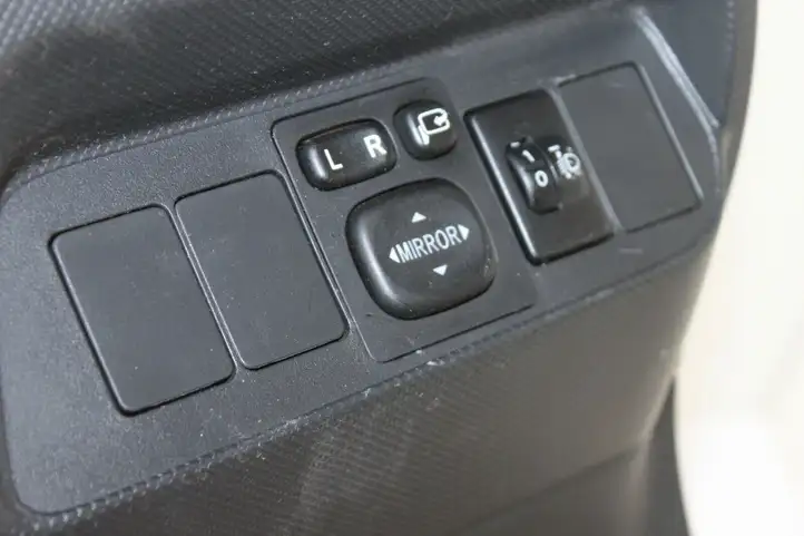 Toyota Auris 150 (2006 - 2012) 5554502020 Включатель зеркал — фото 3