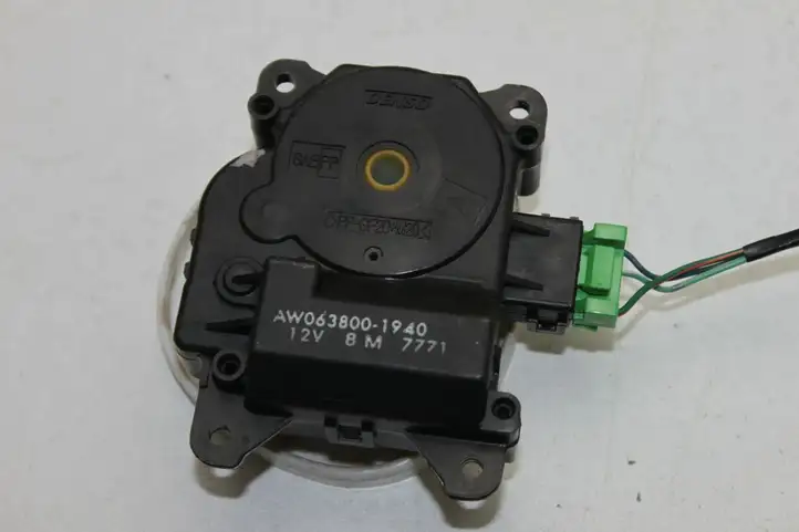 Subaru Legacy (2009 - 2013) AW0638001940 Двигатель задвижки потока воздуха — фото 1