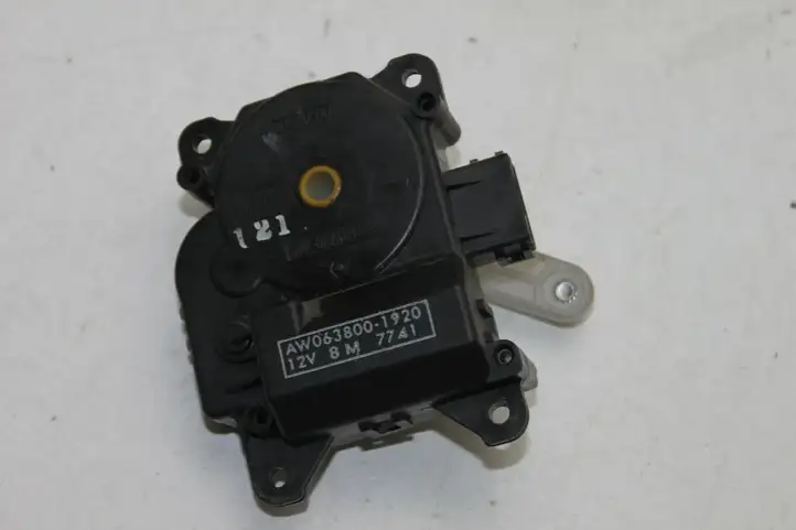 Subaru Legacy (2009 - 2013) AW0638001920 Двигатель задвижки потока воздуха — фото 1