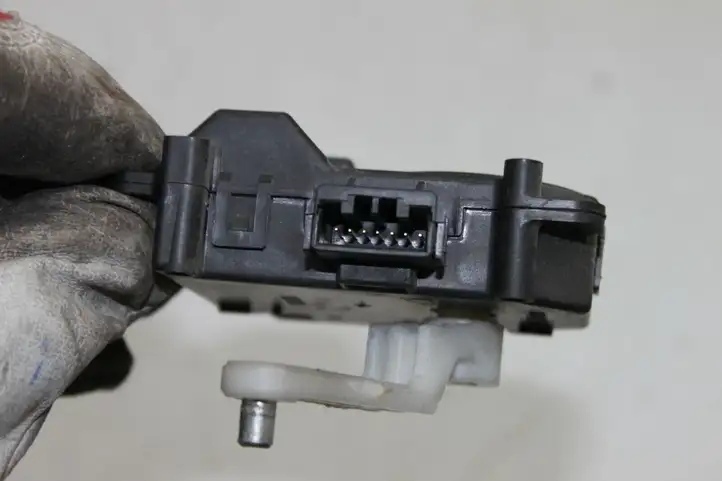 Subaru Legacy (2009 - 2013) AW0638001920 Двигатель задвижки потока воздуха — фото 4