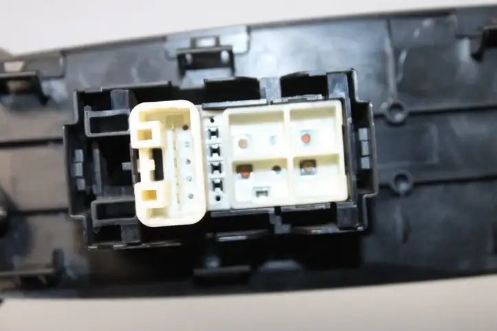 Toyota Auris 150 (2006 - 2012) 7423202560 Блок кнопок стеклоподъемников — фото 5