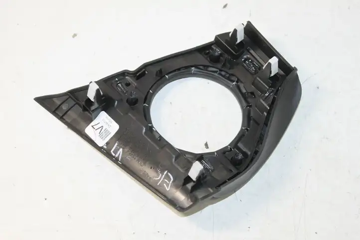 Toyota Auris E180 (2012 - 2018) 5540402450 Прочие детали салона — фото 3