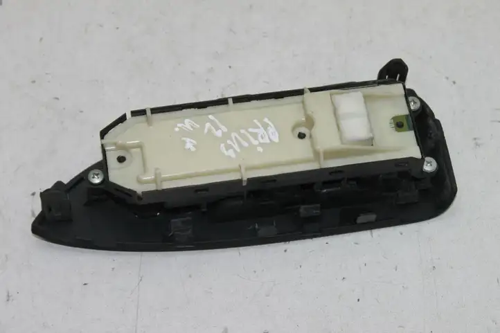 Toyota Prius (XW30) (2009 - 2015) 8404033080 Кнопка стеклоподъемников — фото 3