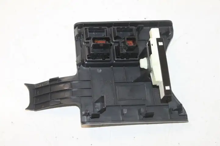 Toyota Urban Cruiser (XP110) (2007 - 2016) 5891752080 Другие включатели / ручки/ переключатели — фото 3