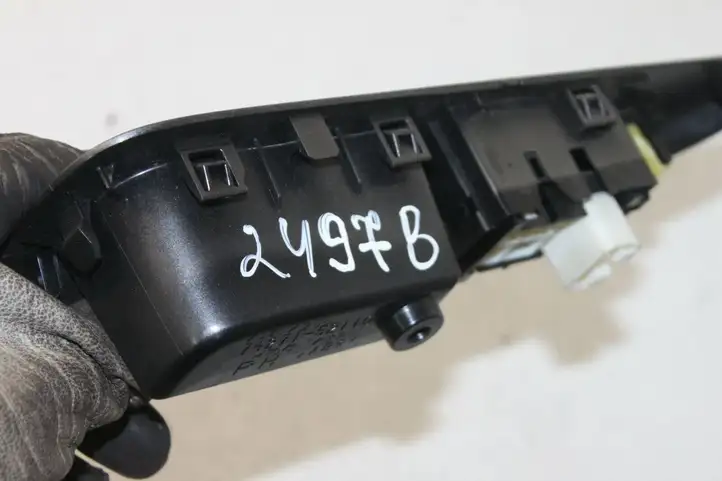Toyota Urban Cruiser (XP110) (2007 - 2016) 7427152110 Блок кнопок стеклоподъемников — фото 5