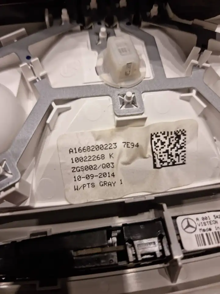 Mercedes-Benz GL X166 (2013 - 2019) A1668200223 Задняя подсветка — фото 2