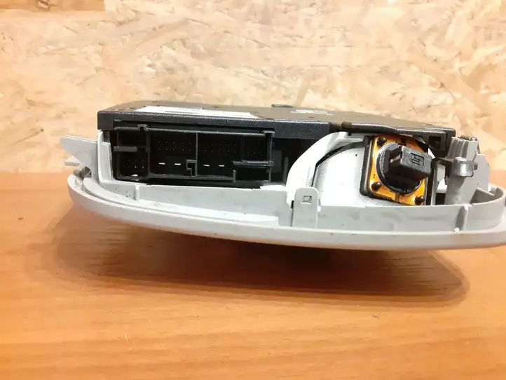 Mercedes-Benz C W203 (2000 - 2007) A2038204601 Передняя подсветка — фото 4