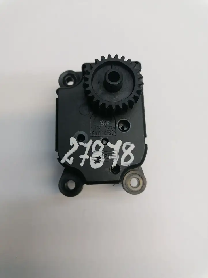 Alfa Romeo 147 (2000 - 2004) 52495066 Двигатель задвижки потока воздуха — фото 3