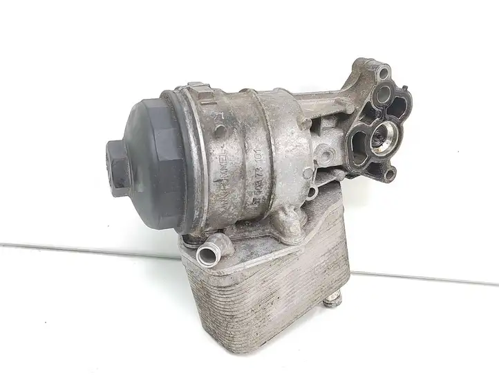 Volvo S80 (2006 - 2009) 675037310 Кронштейн масляного фильтра — фото 1