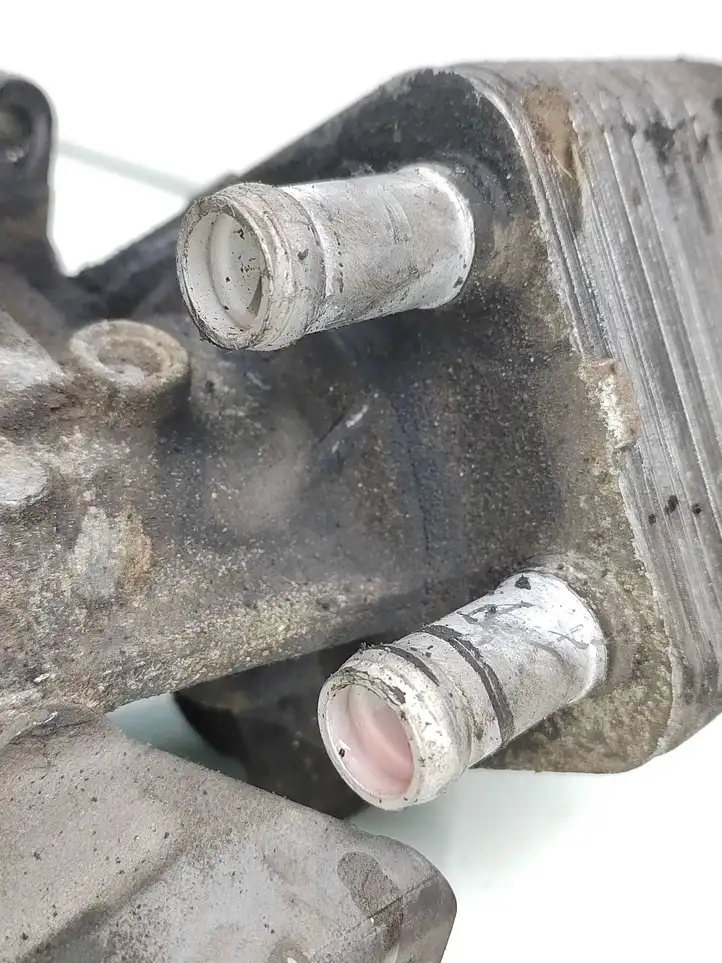 Mitsubishi Outlander (2007 - 2012) 045115389J Кронштейн масляного фильтра — фото 6