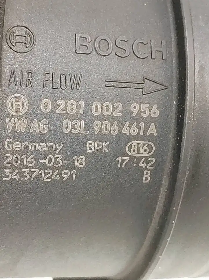 Volkswagen PASSAT B8 (2015 - ) 03L906461A Датчик массового расхода воздуха — фото 5
