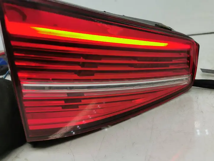 Volkswagen PASSAT B8 (2015 - ) 3G9945307A Задний фонарь в крышке багажника — фото 1
