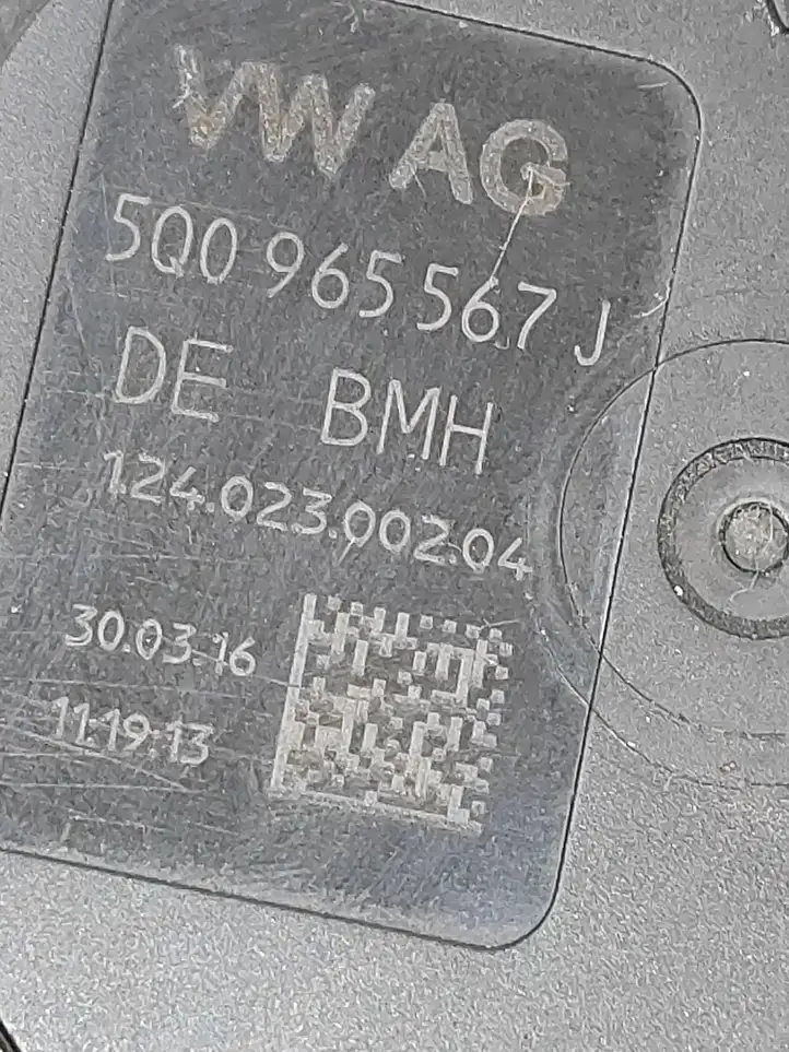 Volkswagen PASSAT B8 (2015 - ) 5Q0965567J Электроциркуляционный насос — фото 6