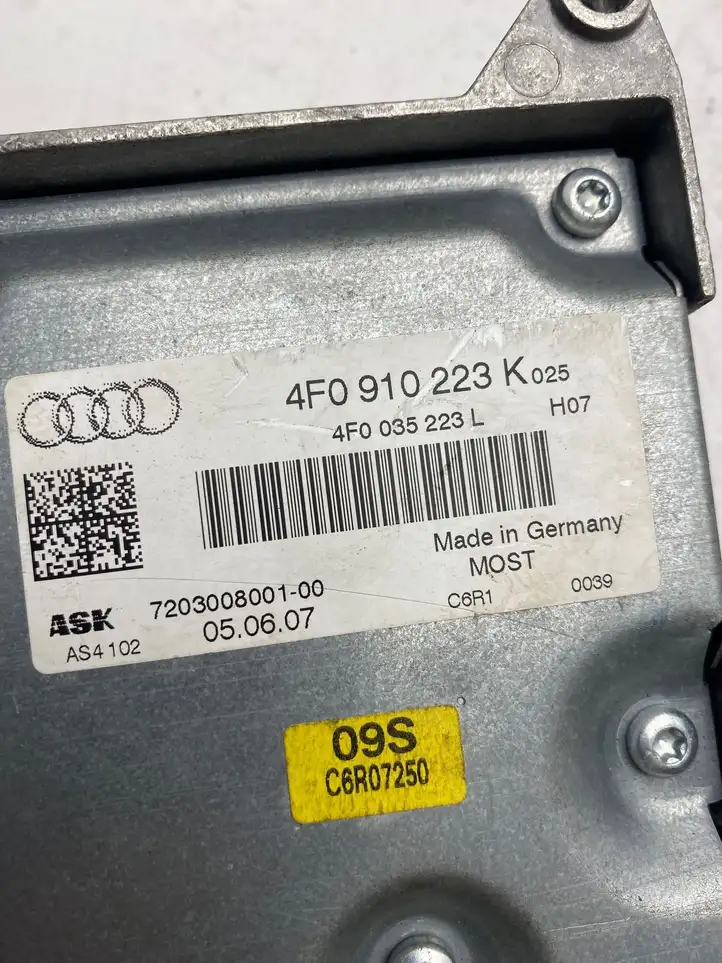 Audi A6 S6 C6 4F (2008 - 2011) 4F0035223L Усилитель звука — фото 2