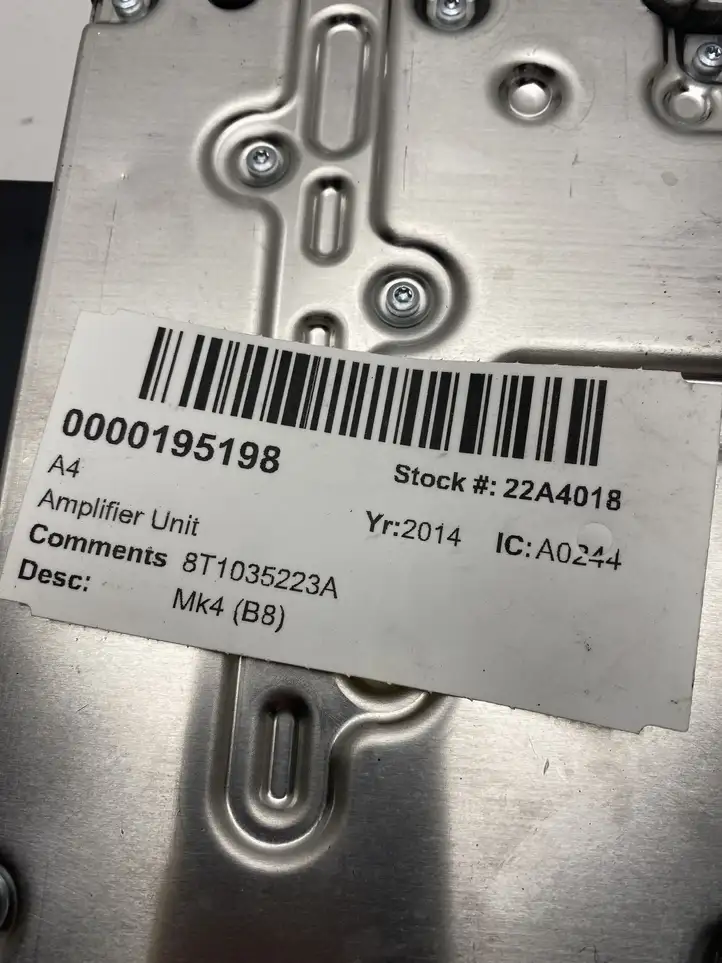 Audi A4 S4 B8 8K (2007 - 2011) 8T1035223A Усилитель звука — фото 4