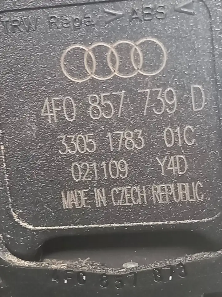 Audi A6 S6 C6 4F (2008 - 2011) 4F0857739D Задний средний замок ремня — фото 3