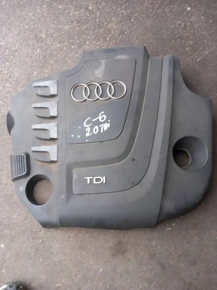 Audi A6 S6 C6 4F (2008 - 2011) 03L103925Q Крышка двигателя декоративная — фото 1