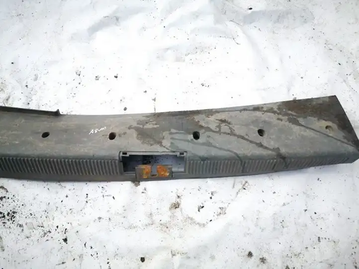 Skoda Octavia Mk1 (1U) (1996 - 2004) 1u9863485 Отделка порога багажника — фото 2