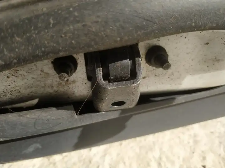 Toyota Avensis T250 (2006 - 2009) Ограничитель задней двери — фото 1
