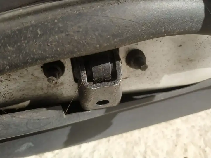 Toyota Avensis T250 (2006 - 2009) Ограничитель задней двери — фото 2