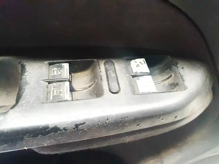 Volkswagen Touran I (2003 - 2010) Блок кнопок стеклоподъемников — фото 2