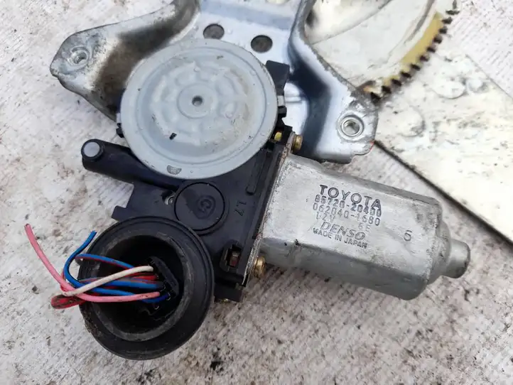 Toyota Corolla Verso E121 (2001 - 2004) 8572020400 Стеклоподъемник задней двери — фото 3