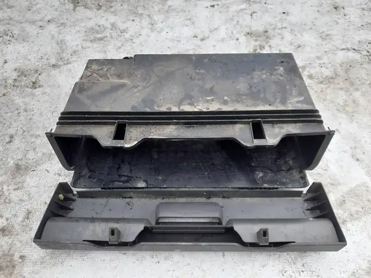 Volkswagen Touran I (2003 - 2010) 1t0881580d Вещевой ящик — фото 3