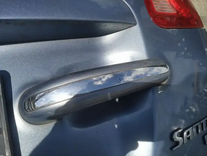 Hyundai Santa Fe (2005 - 2009) Ручка крышки багажника — фото 1