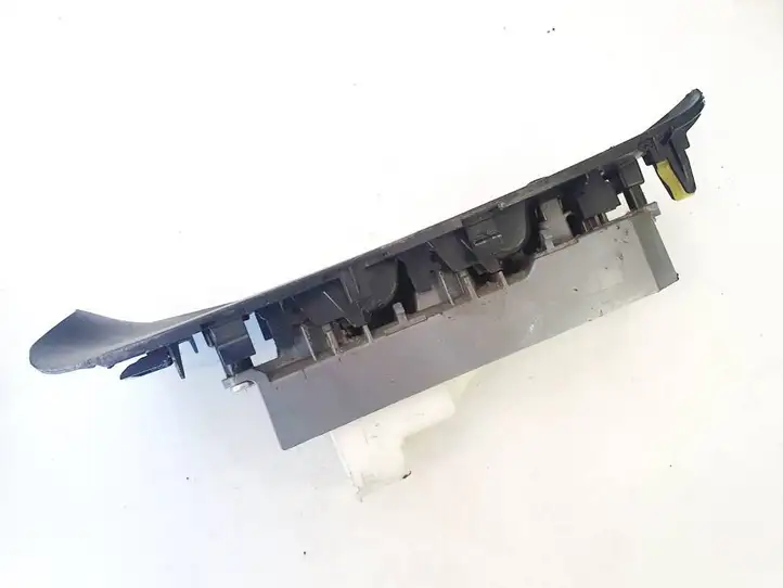 Toyota RAV 4 (XA30) (2006 - 2016) 74232-42070 Блок кнопок стеклоподъемников — фото 3
