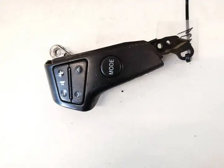 Toyota Avensis T250 (2006 - 2009) 75b596 Кнопки на рулевом колесе — фото 1