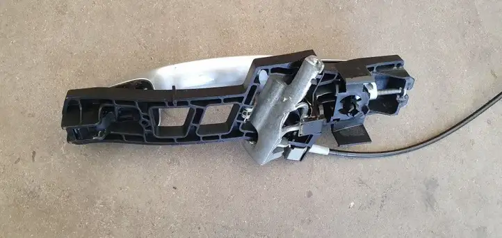 Ford Fiesta (2013 - 2017) Наружная ручка двери — фото 3