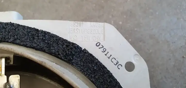 Subaru Tribeca (2007 - 2014) Твитер передней двери — фото 2