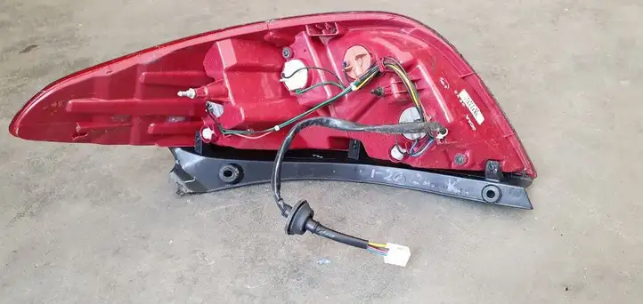 Hyundai i20 (PB PBT) (2008 - 2012) Задний фонарь в крышке багажника — фото 2