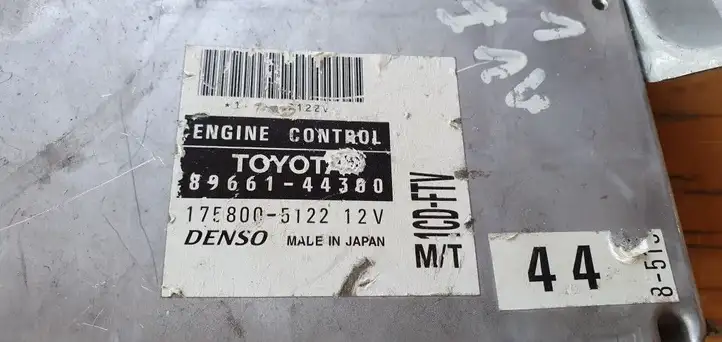 Toyota Avensis Verso (2001 - 2004) Блок управления двигателем (ЭБУ) — фото 2