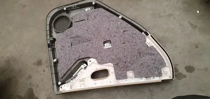 Nissan Murano Z51 (2009 - 2016) Обшивка задней двери — фото 4