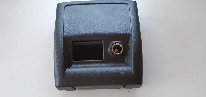 Hyundai Santa Fe (2009 - 2012) Накладка заднего прикуривателя — фото 8