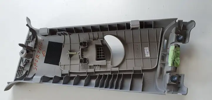 Kia Sportage (2010 - 2014) Накладка ремня безопасности — фото 3
