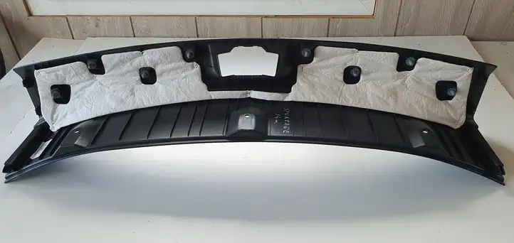 Kia Sportage (2010 - 2014) Отделка замка — фото 5