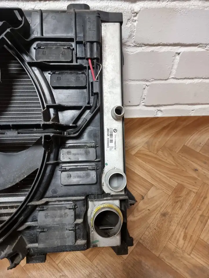 BMW 5 E60 E61 (2004 - 2010) 7795878 Комплект радиаторов охлаждения — фото 2