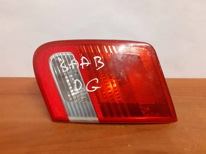 Saab 9-3 Ver2 (2003 - 2007) 25480202 Задний фонарь в крышке багажника — фото 1