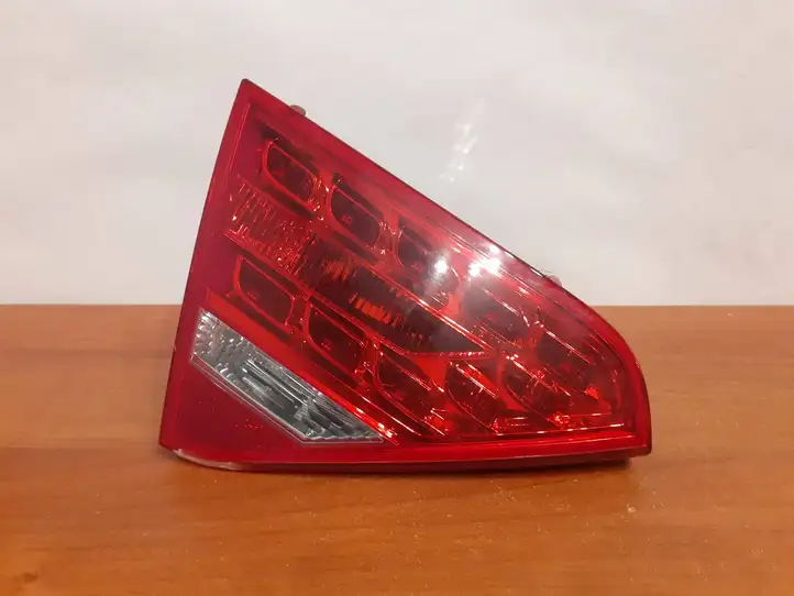 Audi A5 8T 8F (2007 - 2011) 8T0945093A Задний фонарь в крышке багажника — фото 1